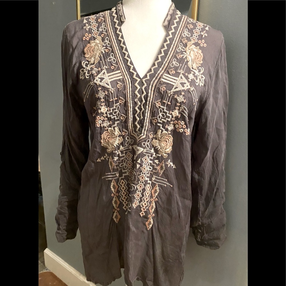 Johnny Was gray tunic size Small